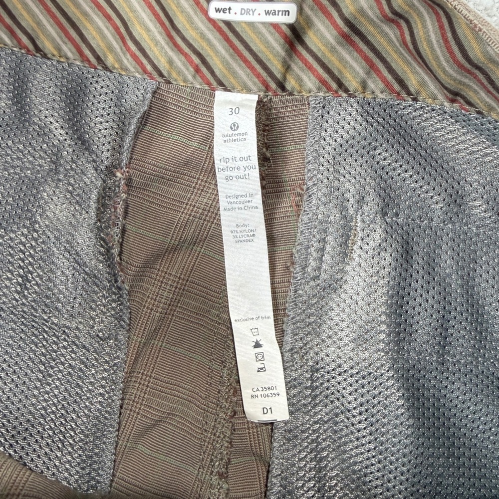 Lululemon Cargo Shorts Mens 30 Brown Plaid Performance Nylon‎ Spandex Stretch - Picture 3 of 5